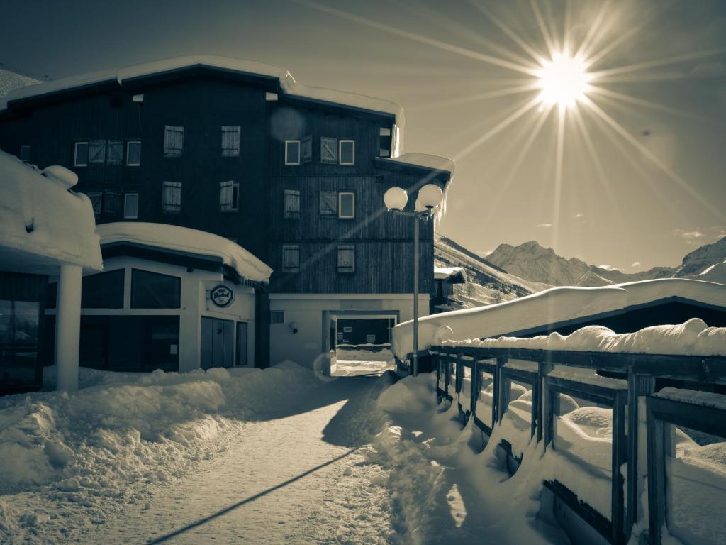 Hotel Turan لو دوز آلب المظهر الخارجي الصورة