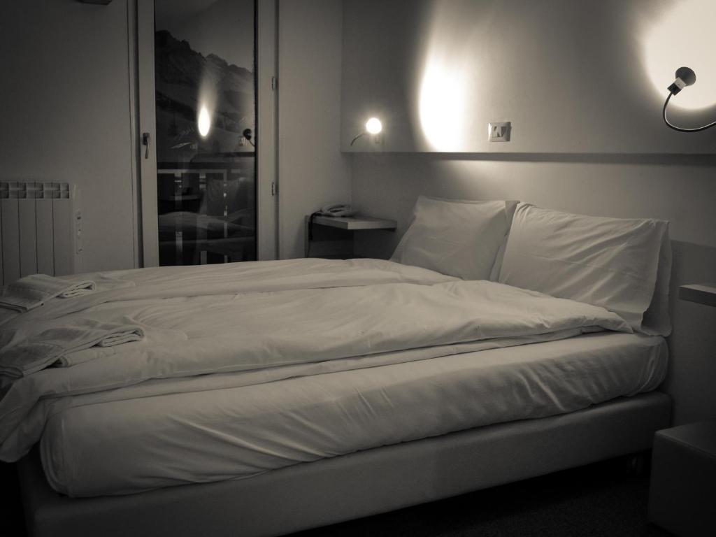 Hotel Turan لو دوز آلب الغرفة الصورة