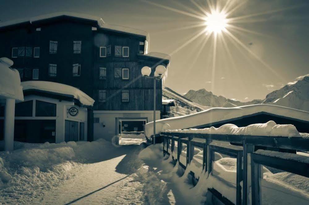 Hotel Turan لو دوز آلب المظهر الخارجي الصورة